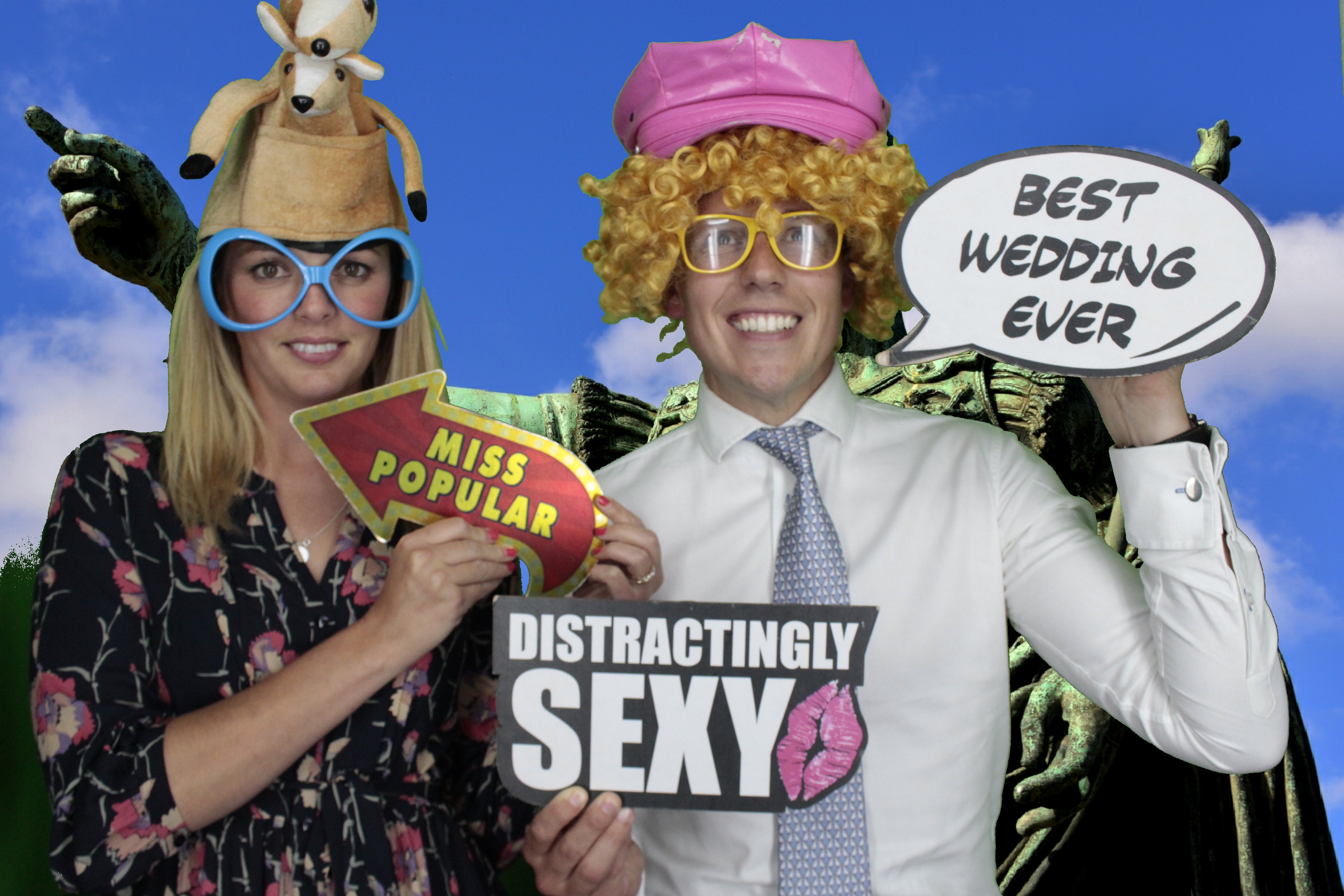 Mr & Mrs Bowles | View more photos from the event at gallery.myphotoboothexperience.co.uk/u/MyPhotoBoothExperienceLtd/Mr-Mrs-Bowles